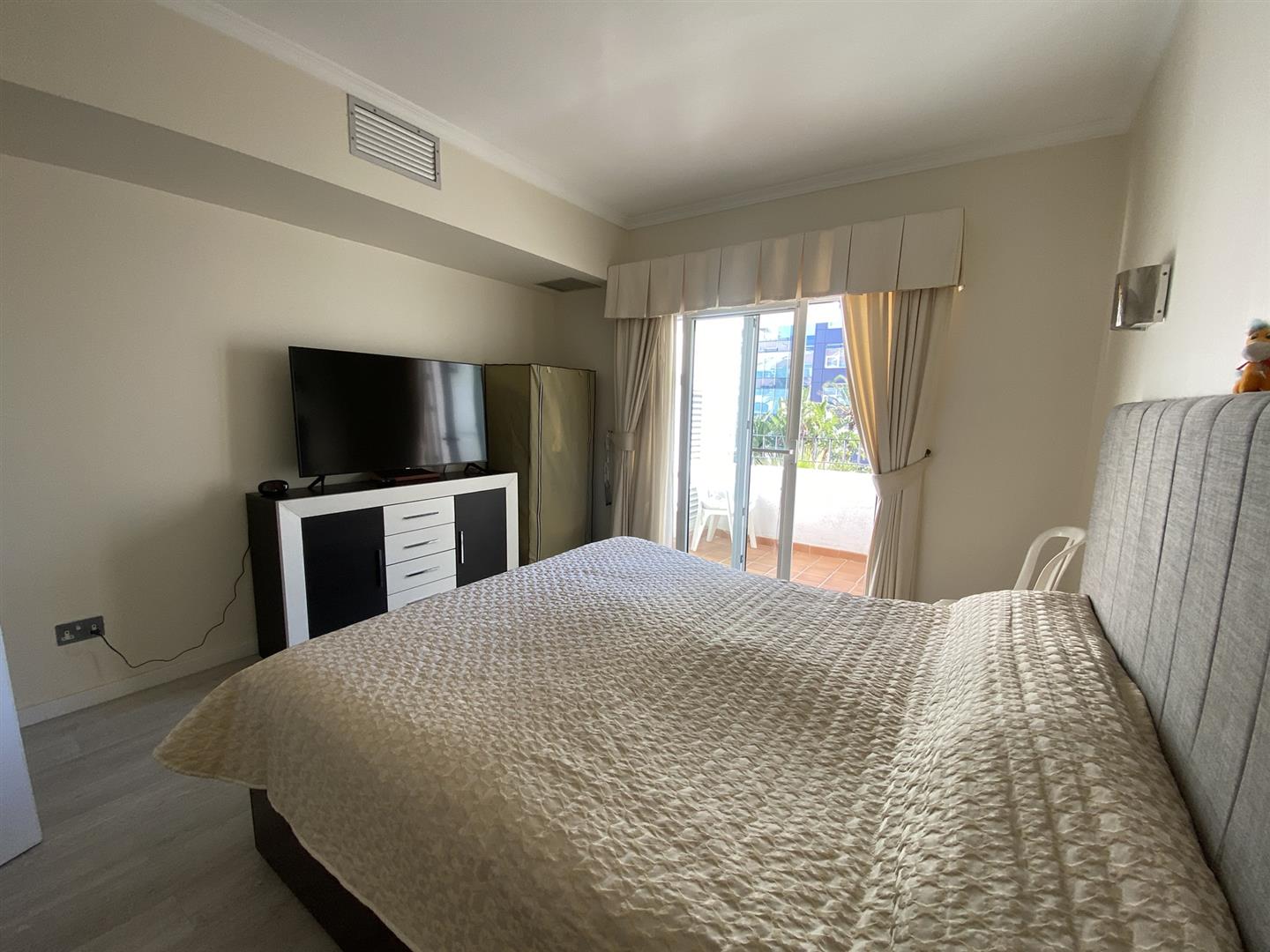 Image of Apartment - 5 Bedrooms - 3 Bathrooms for Sale in Marina Bay-Gibraltar, Image 25